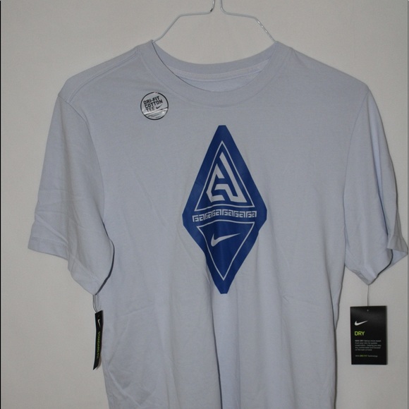 Nike men’s graphic tshirt - Picture 1 of 4